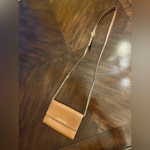 Michael Kors Jet Set Travel Medium Saffiano Leather Smartphone Crossbody Bag